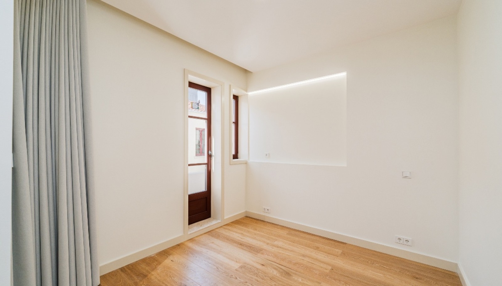 Apartamento T1 para arrendar novo com pátio, Baixa do Porto, Portugal_386078
