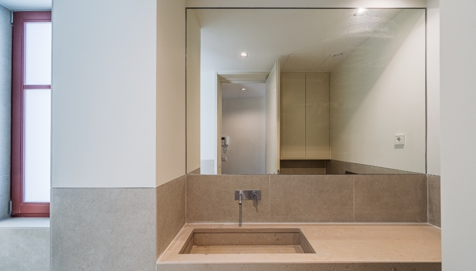 Apartamento T1 para arrendar novo com pátio, Baixa do Porto, Portugal_386082