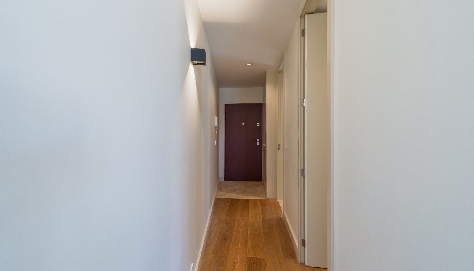 Apartamento T1 para arrendar novo com pátio, Baixa do Porto, Portugal_386085