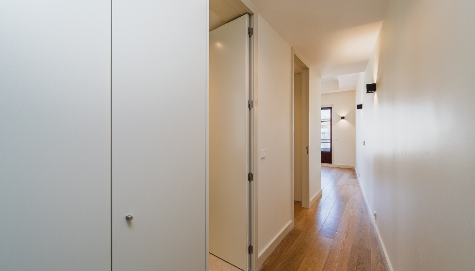 Apartamento T1 para arrendar novo com pátio, Baixa do Porto, Portugal_386086