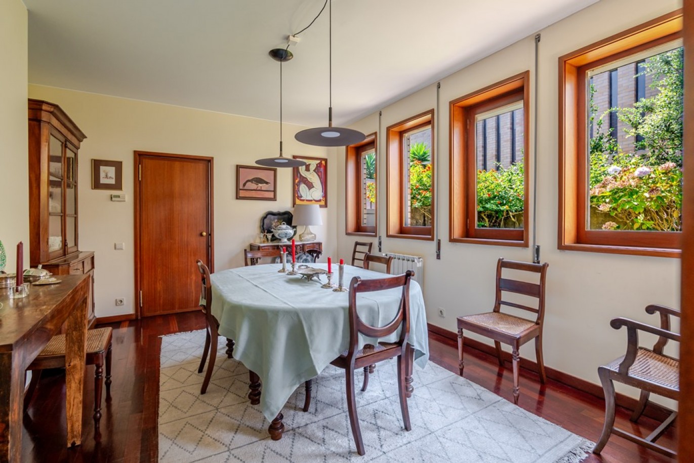 Vivienda de 4+1 dormitorios con jardín en Leça da Palmeira, Portugal_386190