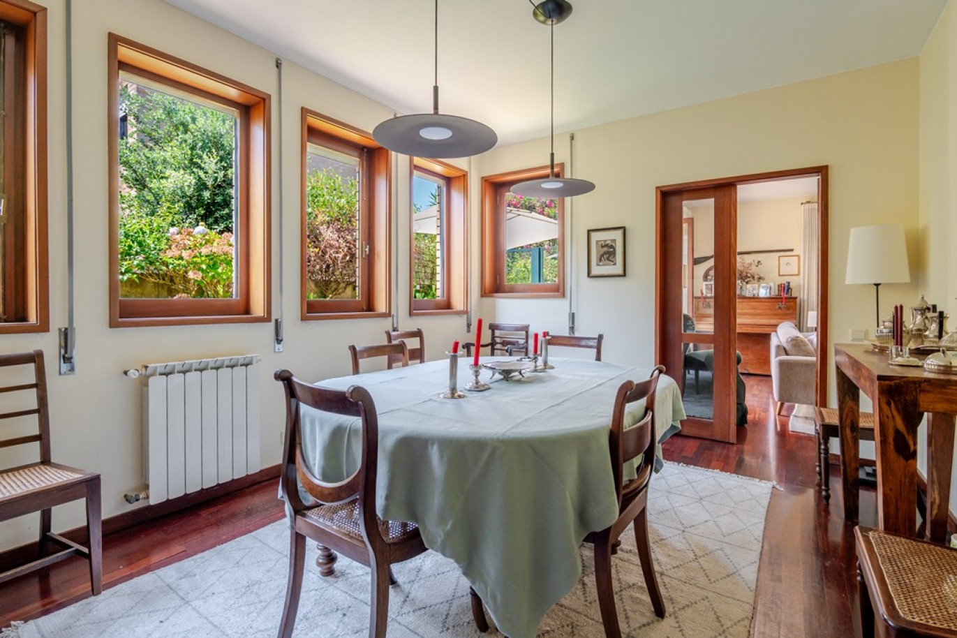 Vivienda de 4+1 dormitorios con jardín en Leça da Palmeira, Portugal_386191