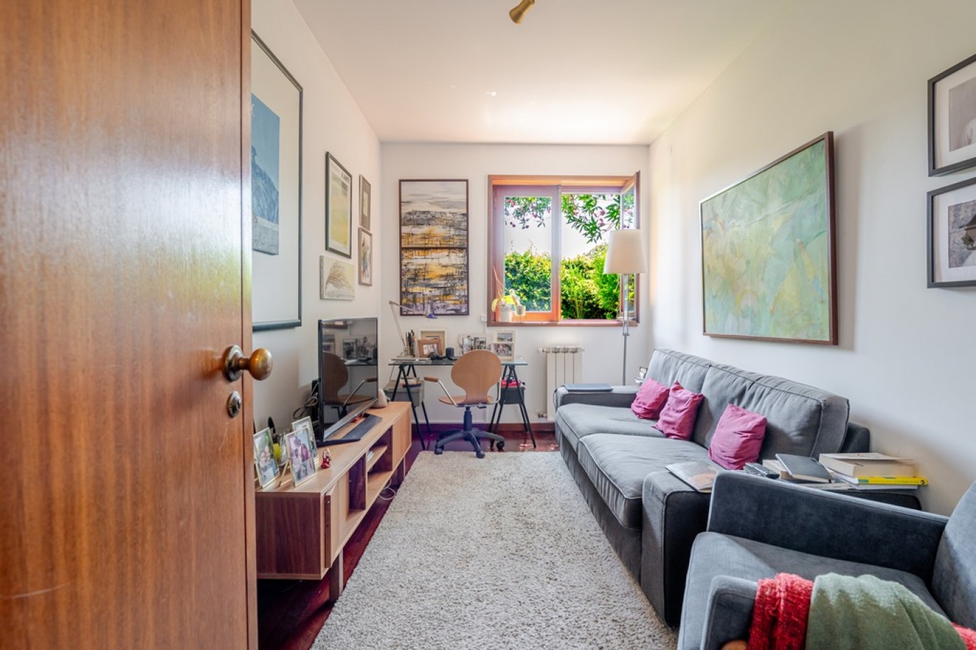 Vivienda de 4+1 dormitorios con jardín en Leça da Palmeira, Portugal_386215