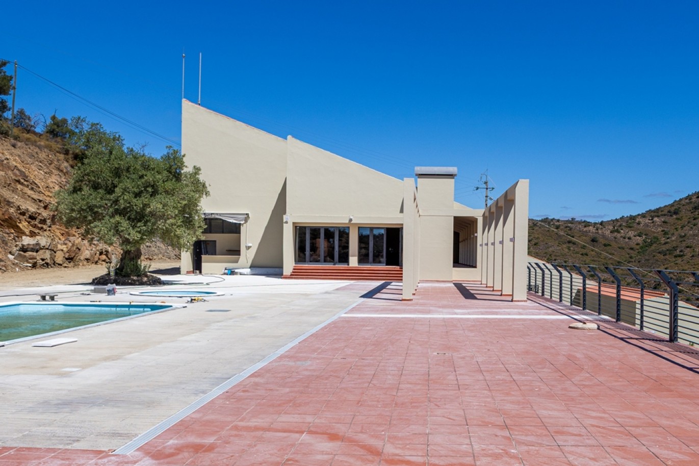 Hotel for sale in Alcoutim, Algarve, Portugal_387078
