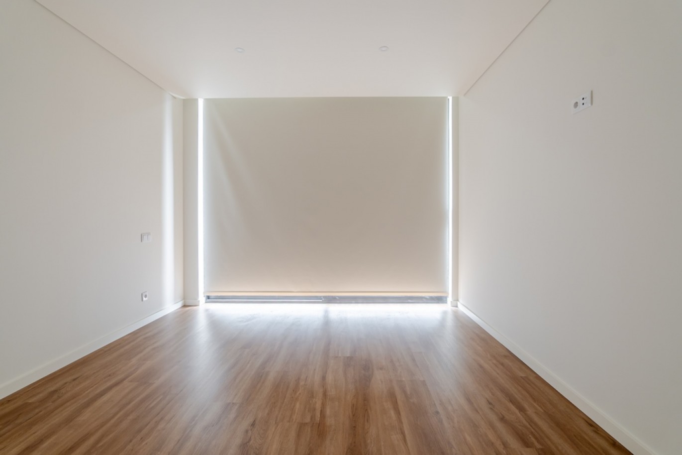 Vivienda 4 dormitorios con jardín cerca de playa de Esmoriz, Portugal_387526
