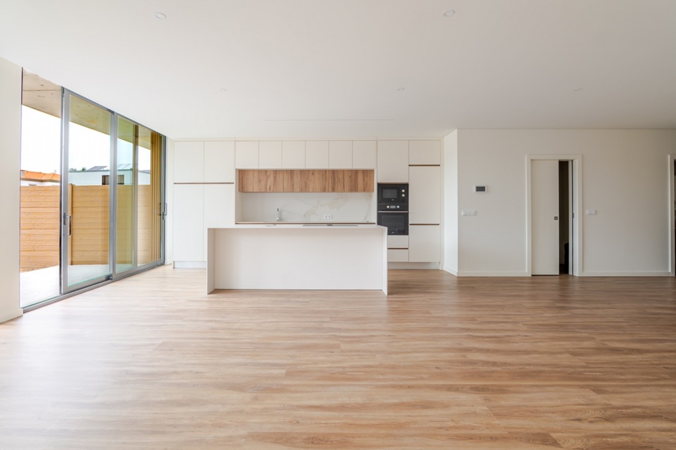 Vivienda 4 dormitorios con jardín cerca de playa de Esmoriz, Portugal_387539