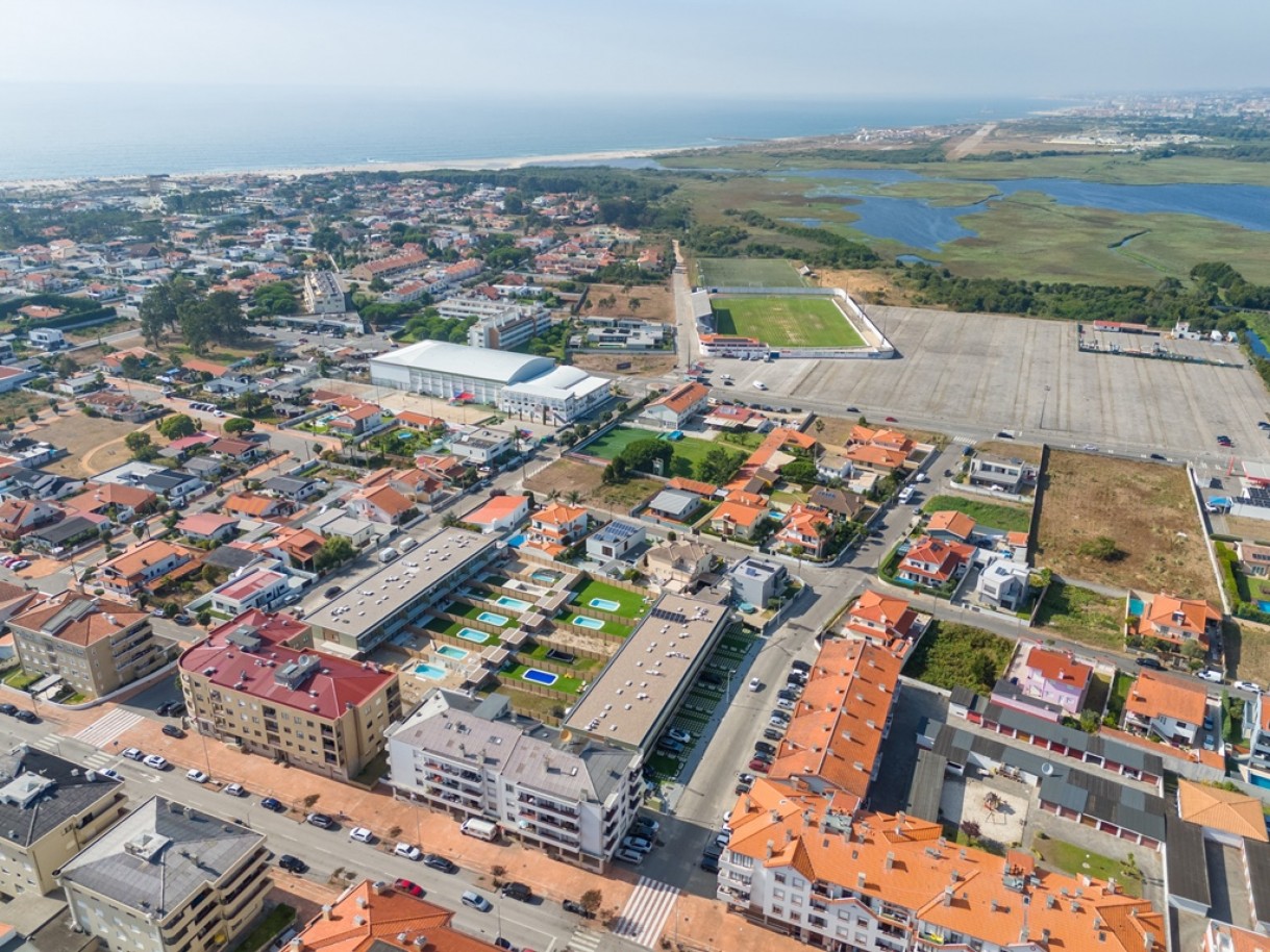 Vivienda 4 dormitorios con jardín cerca de playa de Esmoriz, Portugal_387559