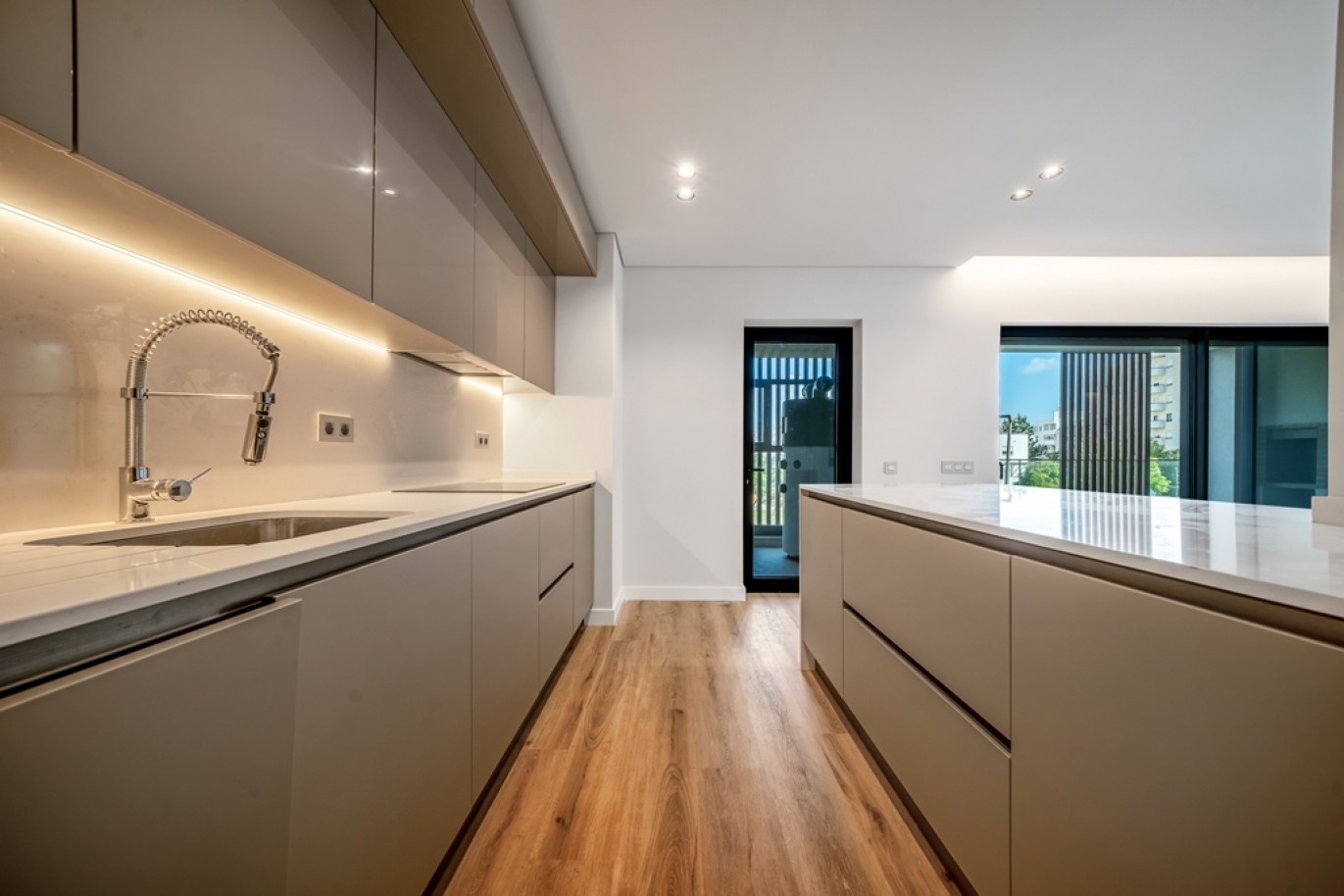 Luxury apartment overlooking the Ria Formosa, for sale in Faro, Algarve_387633