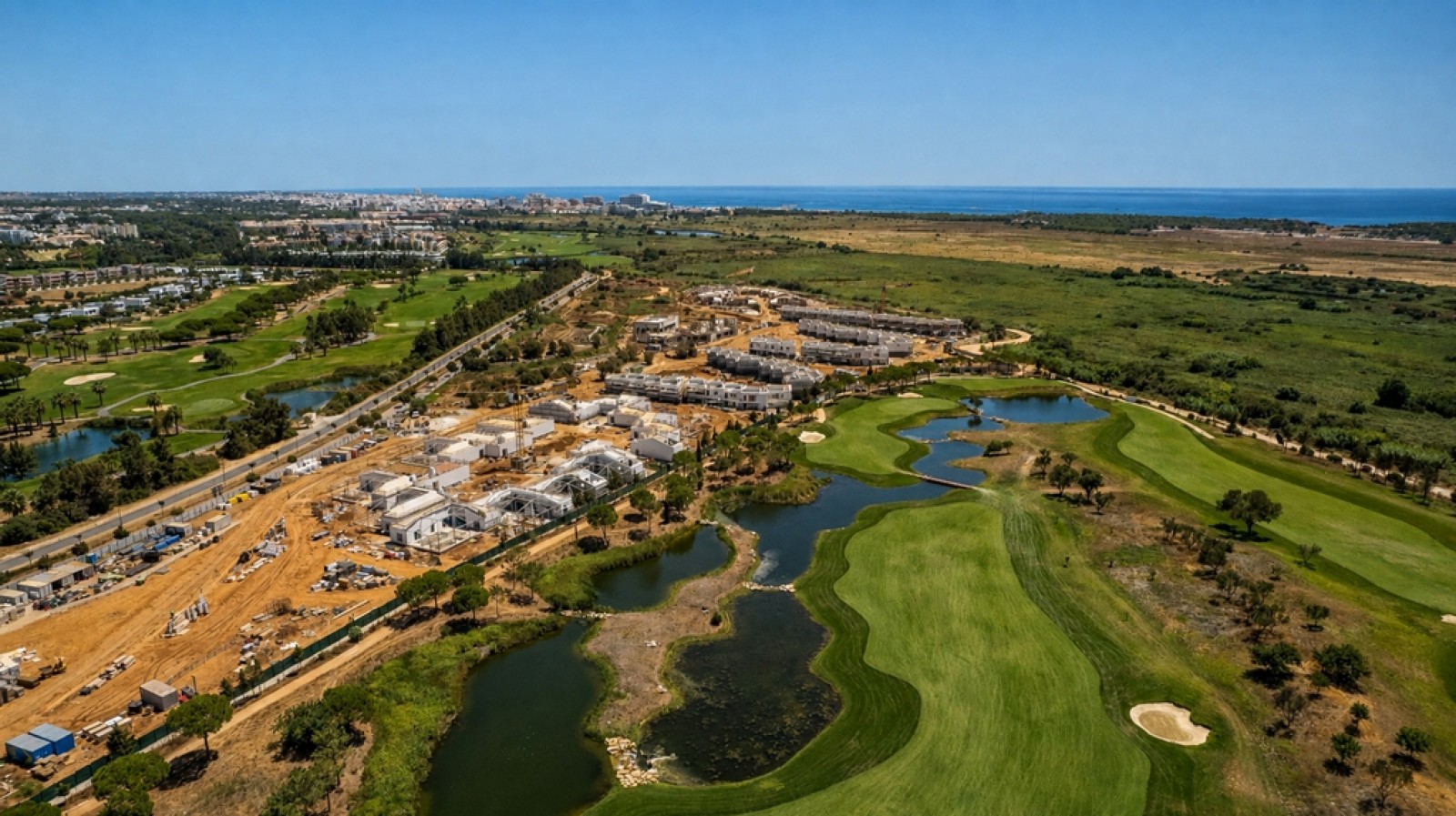 Villa 3 dormitorios con piscina en venta Vilamoura, Algarve, Portugal_388027