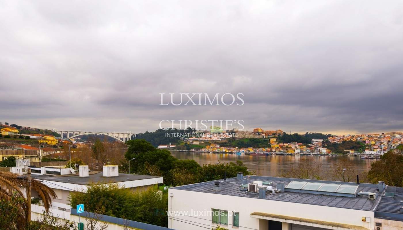 Venda de moradia com jardim, vistas rio, Lordelo do Ouro, Porto_38972