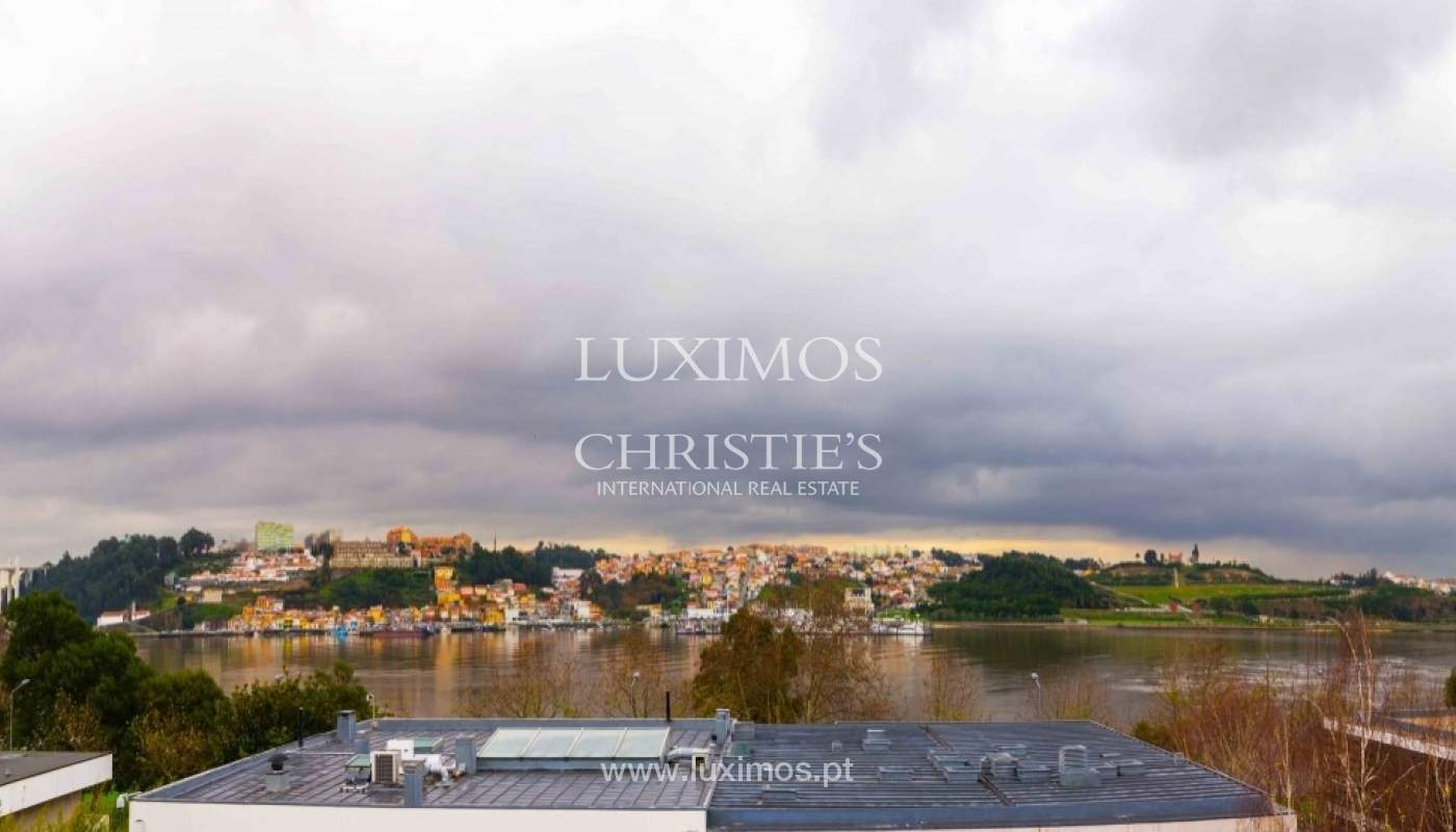 Venda de moradia com jardim, vistas rio, Lordelo do Ouro, Porto_38977