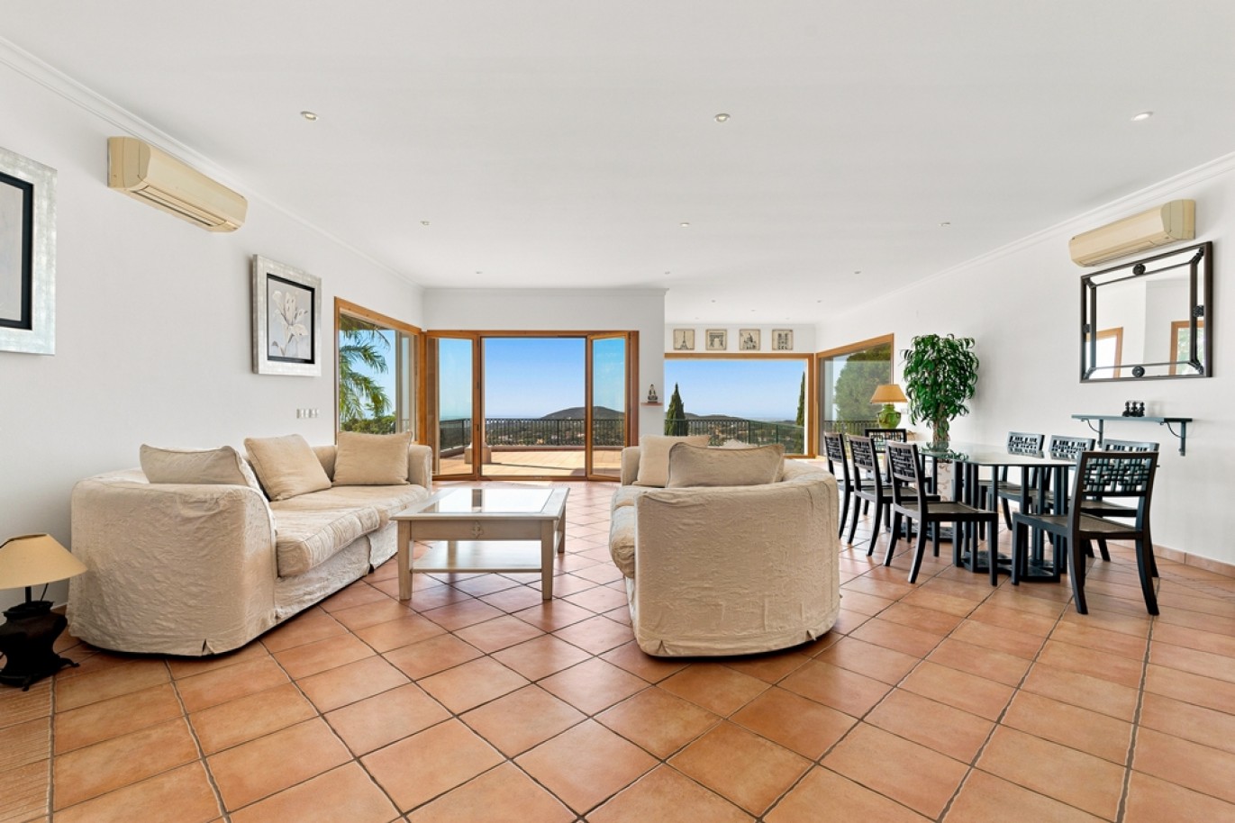 Fabulous Villa for Sale in Santa Bárbara de Nexe, Algarve, portugal_390322