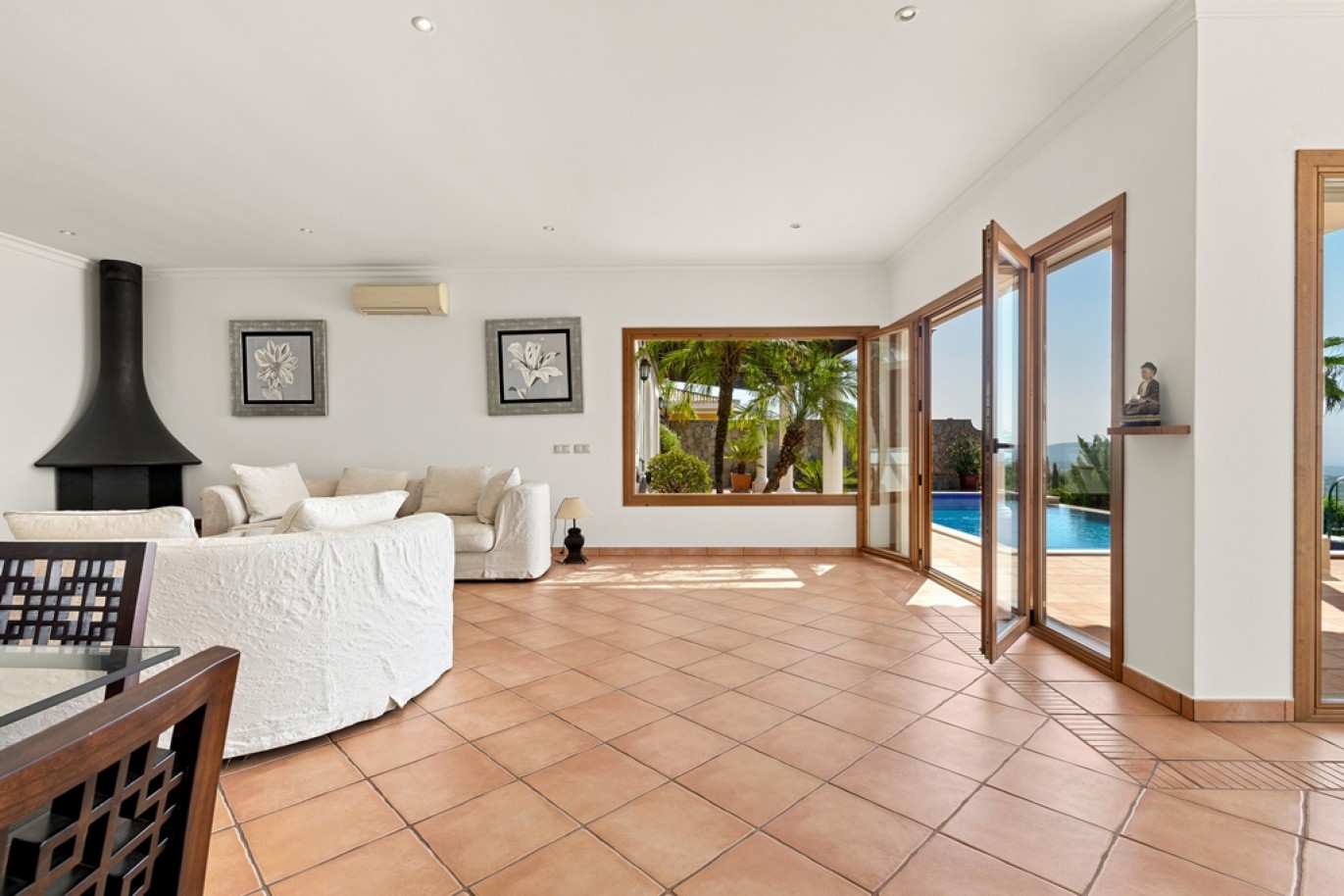  Fabulous Villa for Sale in Santa Bárbara de Nexe, Algarve, portugal_390323