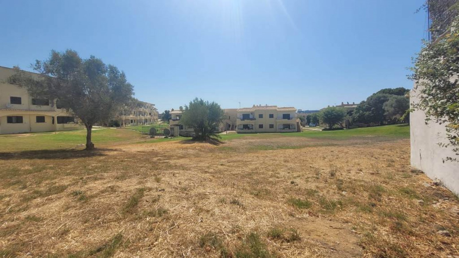 Lot for the construction of a Villa in Alvor, Algarve, Portugal_390458