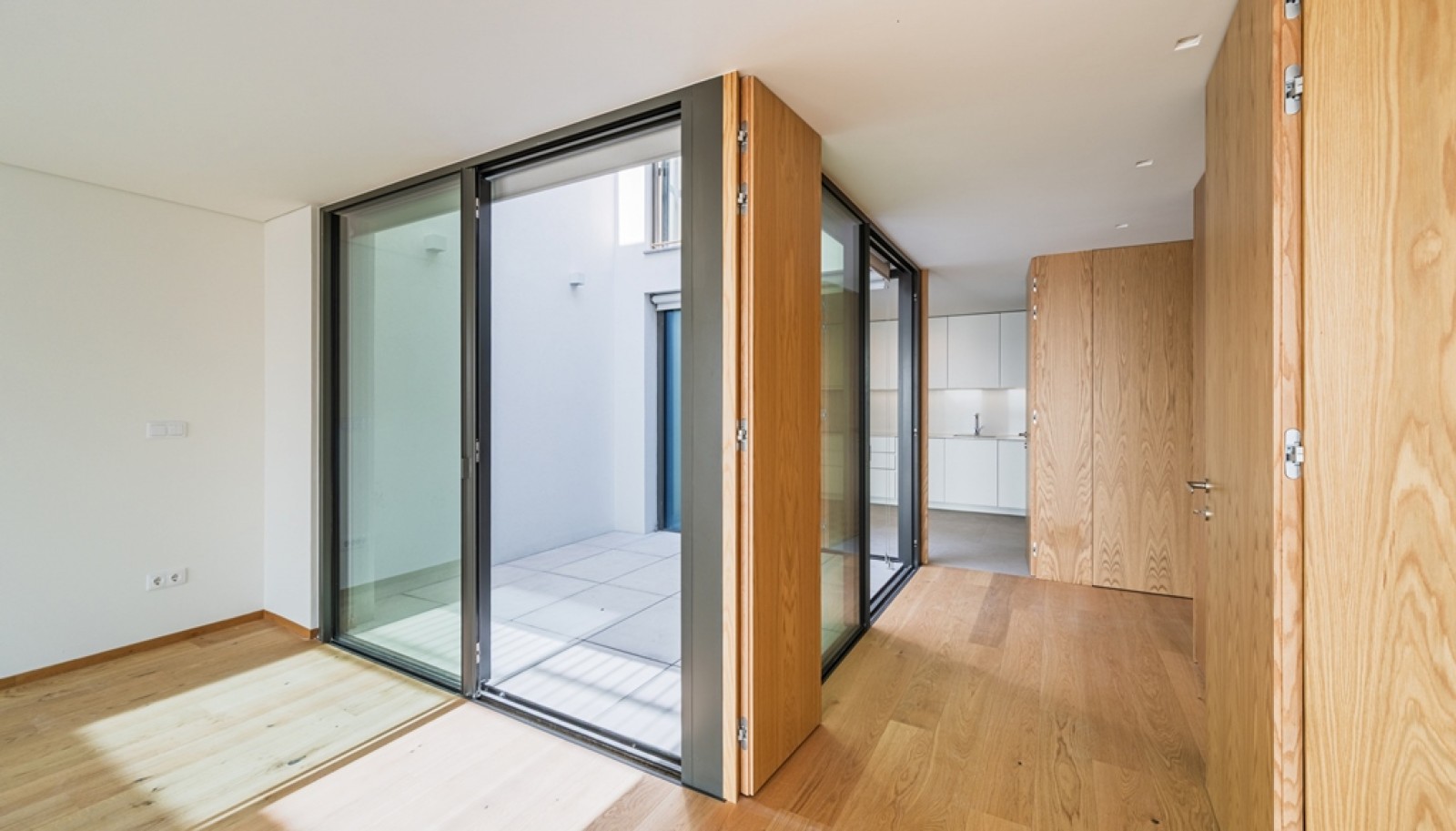 Drei-Zimmer-Maisonette-Wohnung mit Blick auf den Fluss in Porto, Portugal_390625