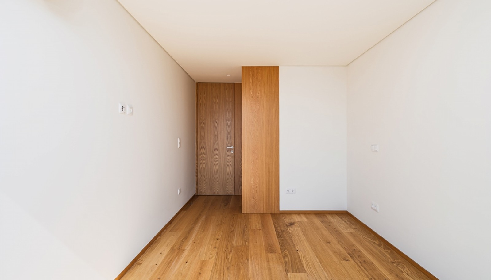 Drei-Zimmer-Maisonette-Wohnung mit Blick auf den Fluss, Porto, Portugal_390723