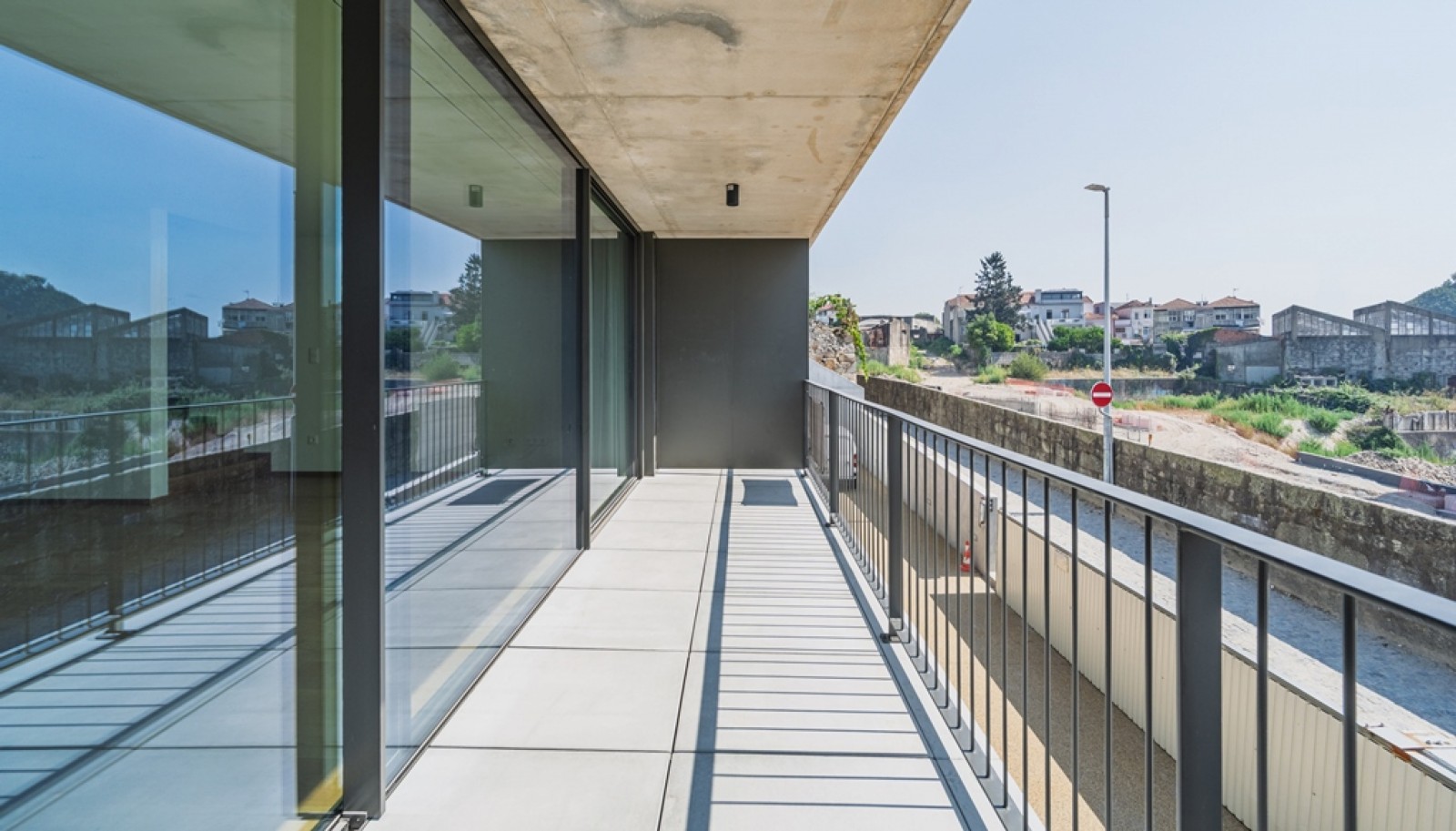 Drei-Zimmer-Maisonette-Wohnung mit Blick auf den Fluss, Porto, Portugal_390752