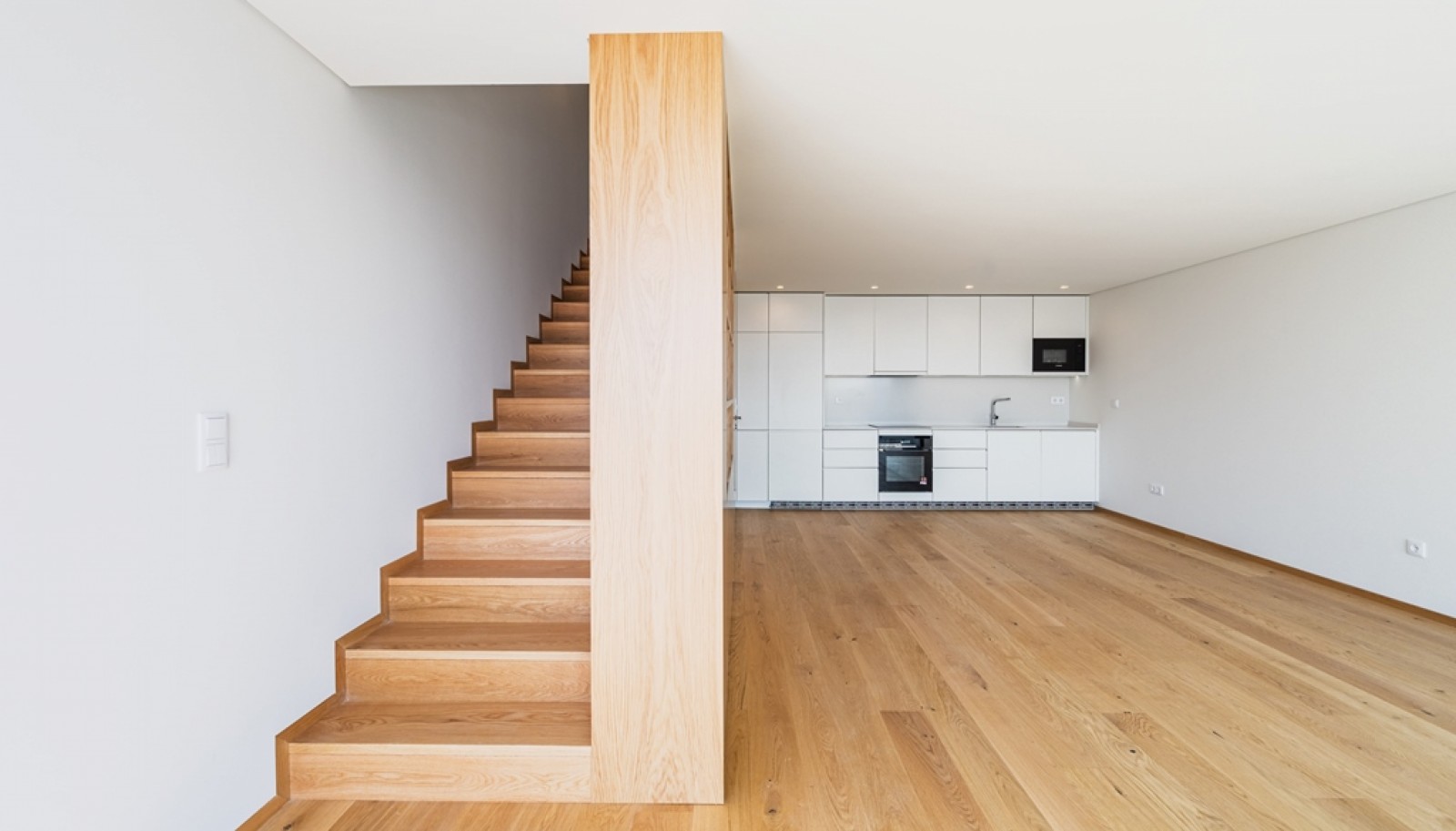 Zwei-Zimmer-Maisonette-Wohnung mit Blick auf Fluss Douro Porto, Portugal_390842