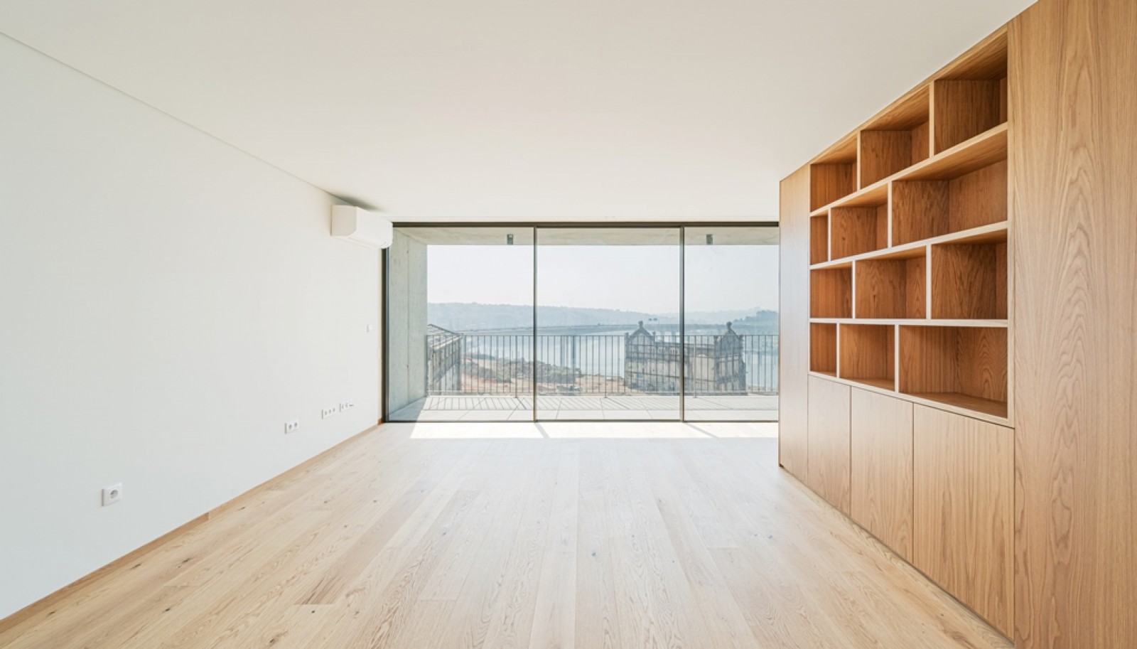 Zwei-Zimmer-Maisonette-Wohnung mit Blick auf den Fluss in Porto, Portugal_390866