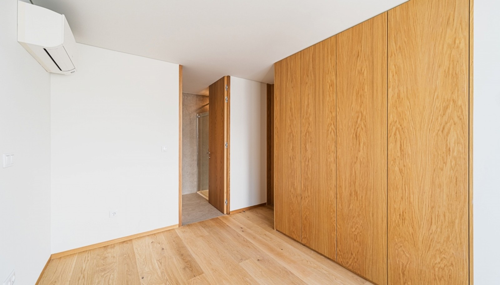 Zwei-Zimmer-Wohnung mit Blick auf den Fluss Douro in Porto, Portugal_390938