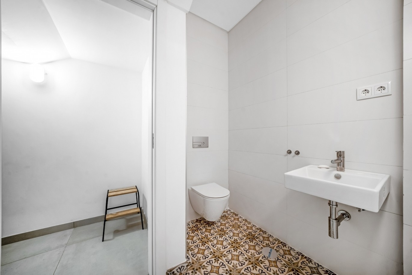 Modern 4-Bedroom House for Sale in Loulé, Algarve, Portugal_391132