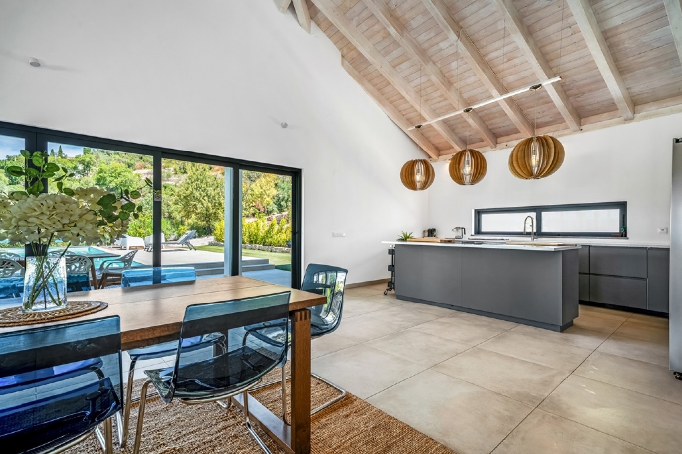 Modern 4-Bedroom House for Sale in Loulé, Algarve, Portugal_391144