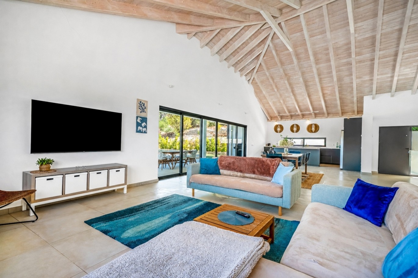 Modern 4-Bedroom House for Sale in Loulé, Algarve, Portugal_391146