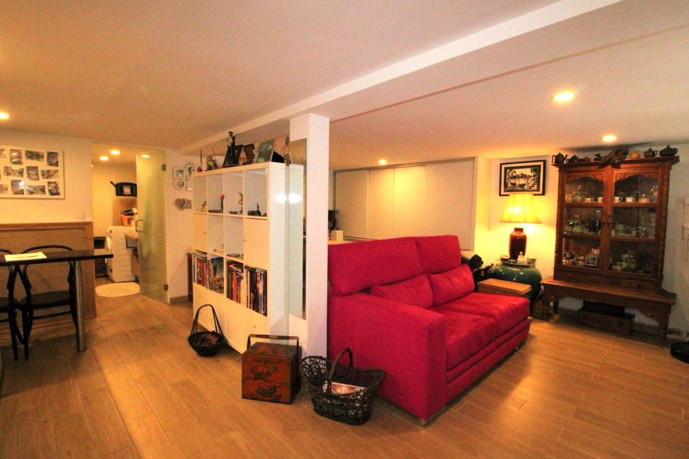 Classic three bedroom house with a patio and garden in Porto, Portugal_392024