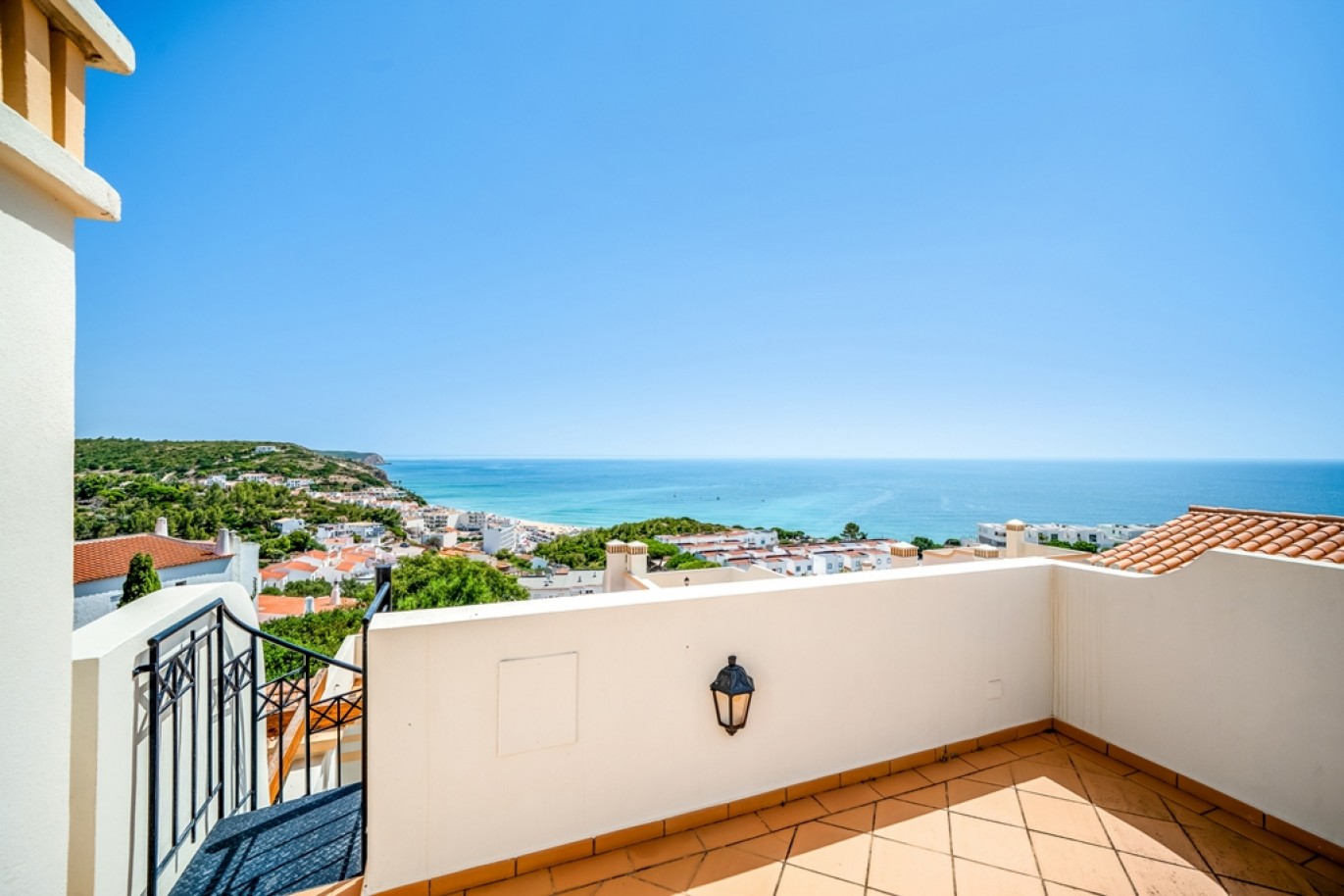 Moradia mobilada e vista mar para venda em Salema, Algarve, Portugal_392114