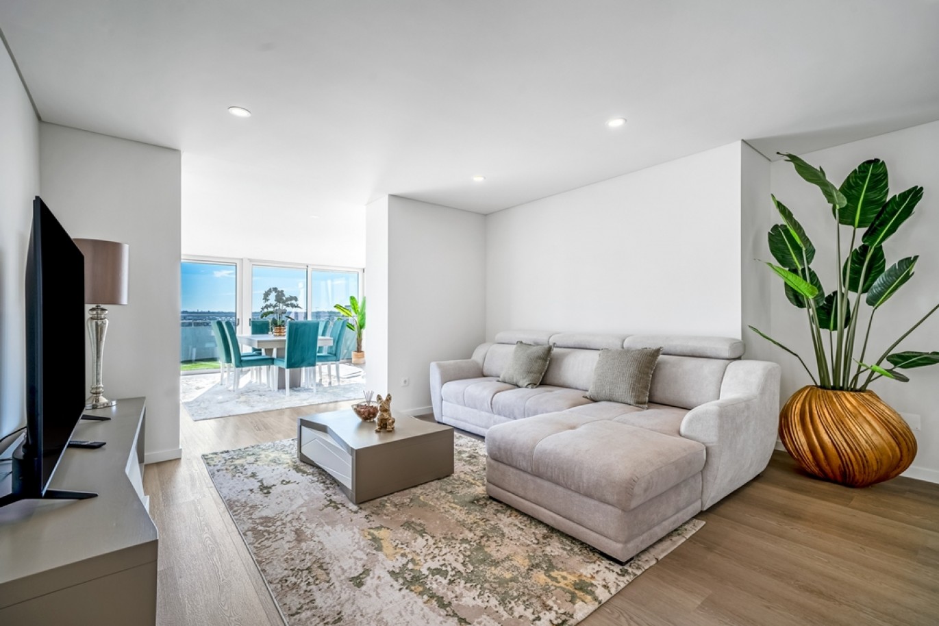 Renovated 2-bedroom Penthouse for sale in Portimão, Algarve, Portugal_392368