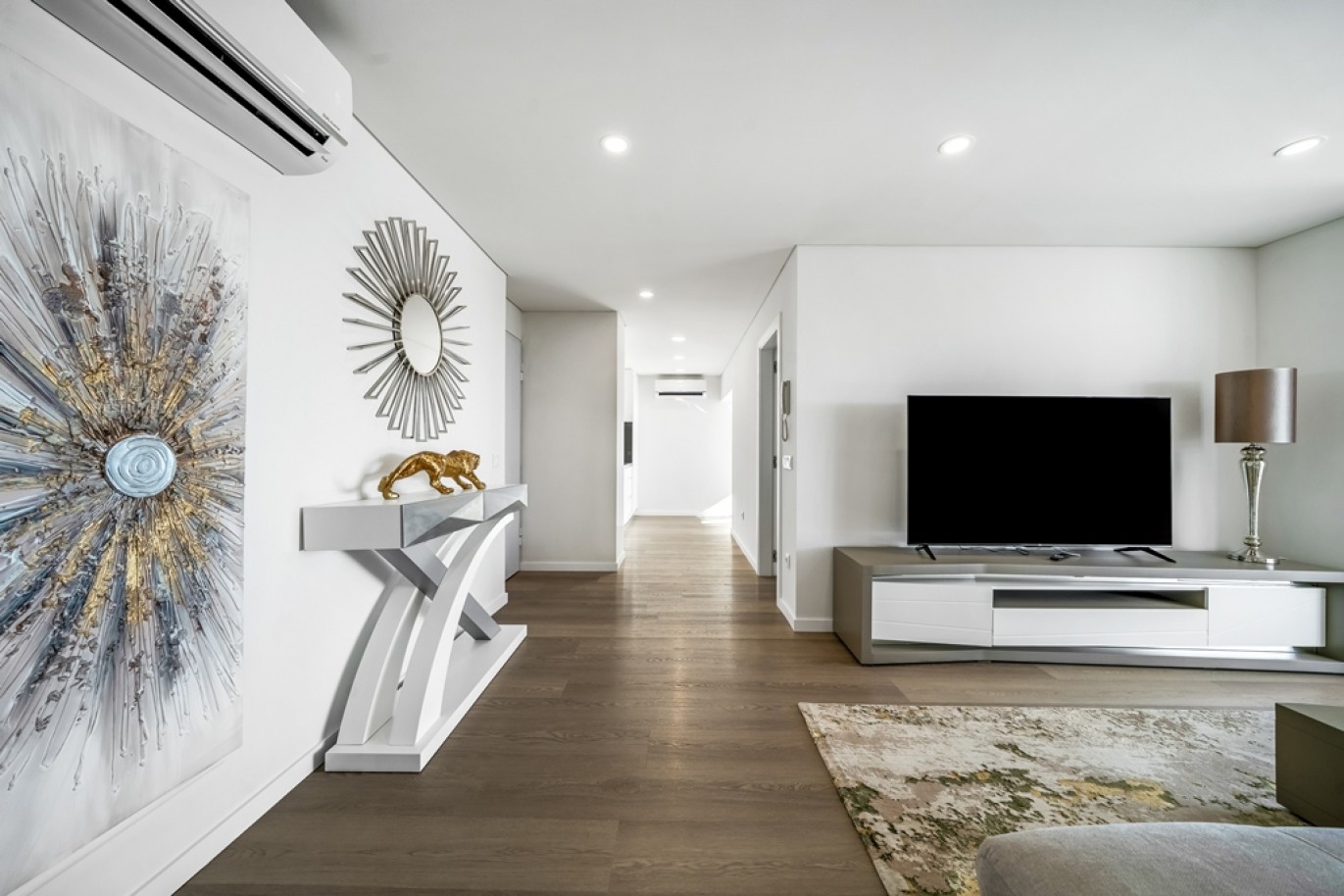 Renovated 2-bedroom Penthouse for sale in Portimão, Algarve, Portugal_392372