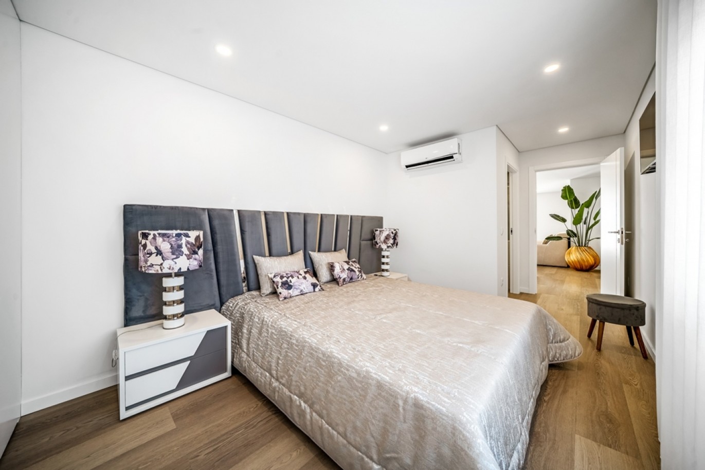 Renovated 2-bedroom Penthouse for sale in Portimão, Algarve, Portugal_392373