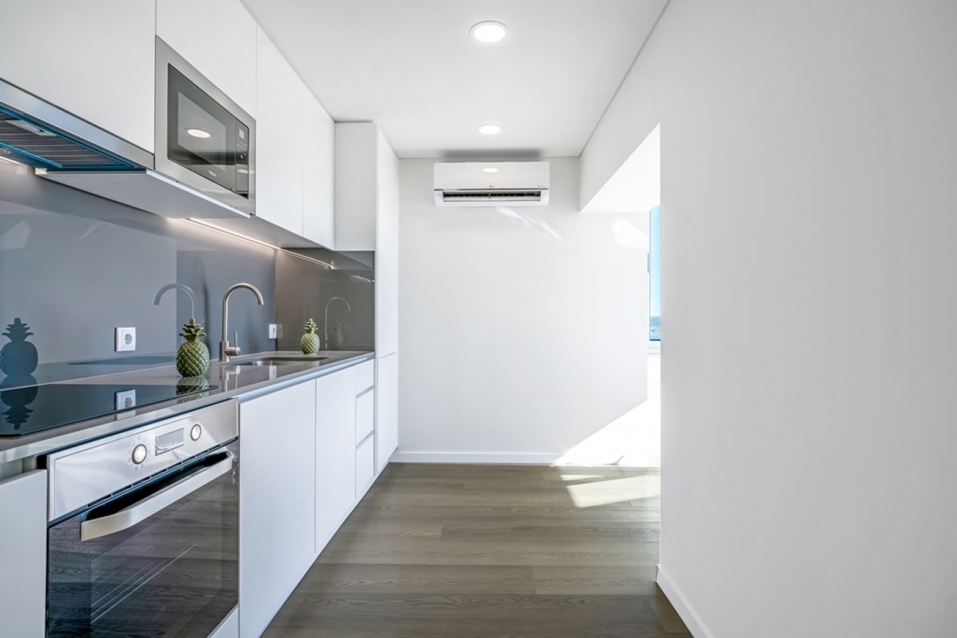Renovated 2-bedroom Penthouse for sale in Portimão, Algarve, Portugal_392378
