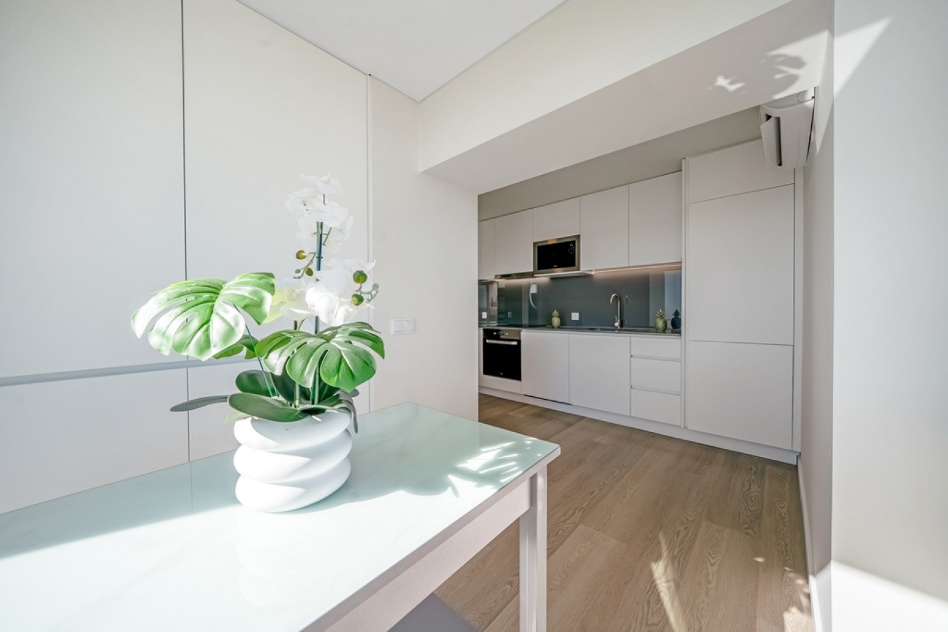 Renovated 2-bedroom Penthouse for sale in Portimão, Algarve, Portugal_392381
