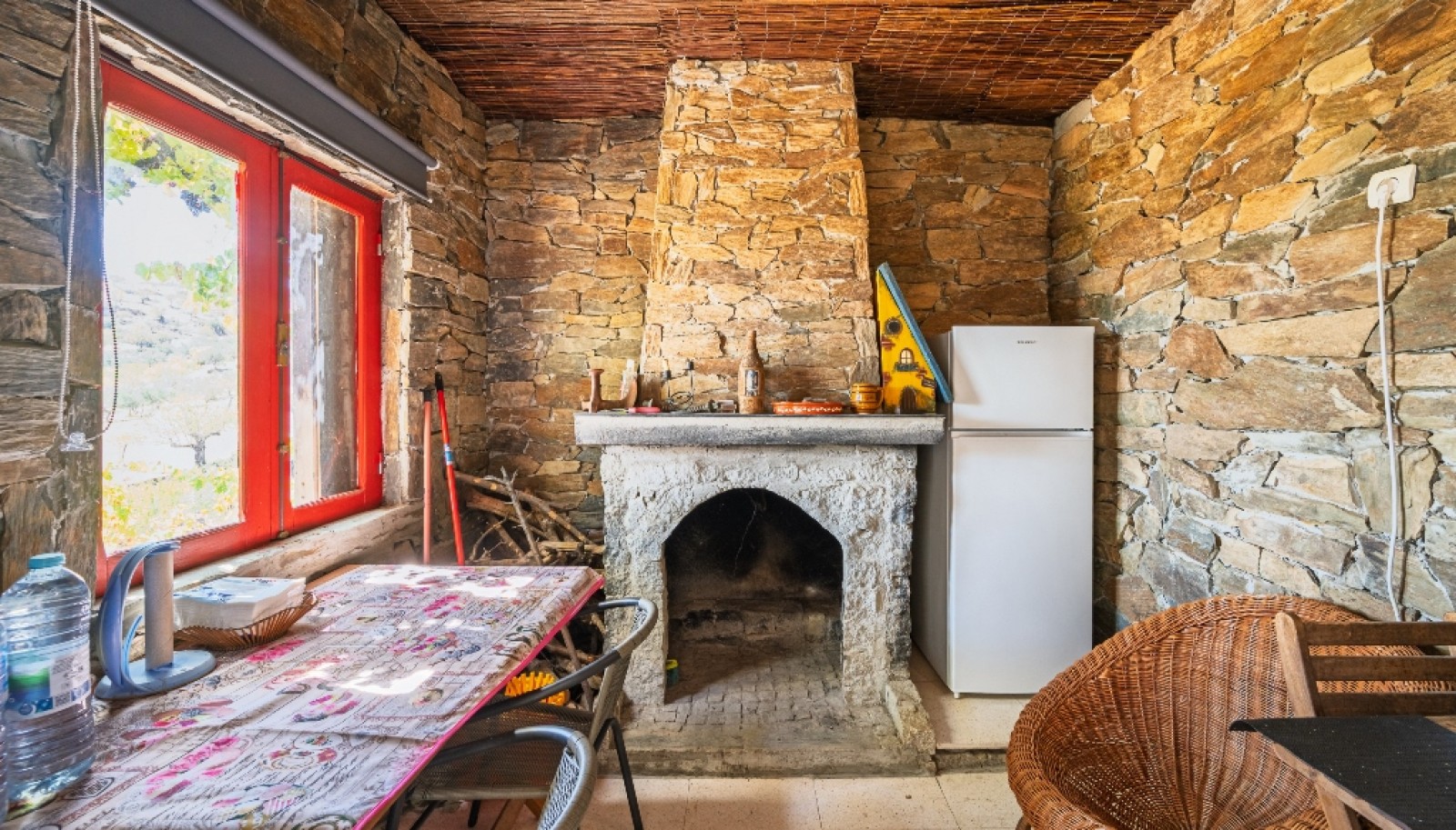 Finca situada en el casco histórico de Foz Côa, en el valle del Duero, Portugal_393471