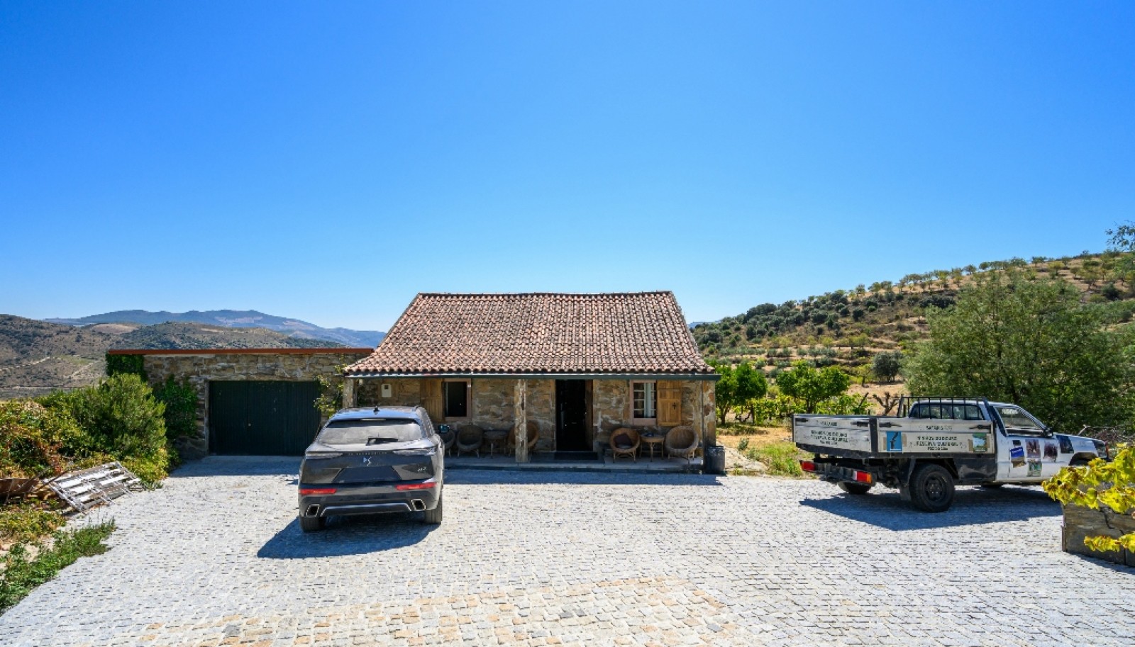 Finca situada en el casco histórico de Foz Côa, en el valle del Duero, Portugal_393474
