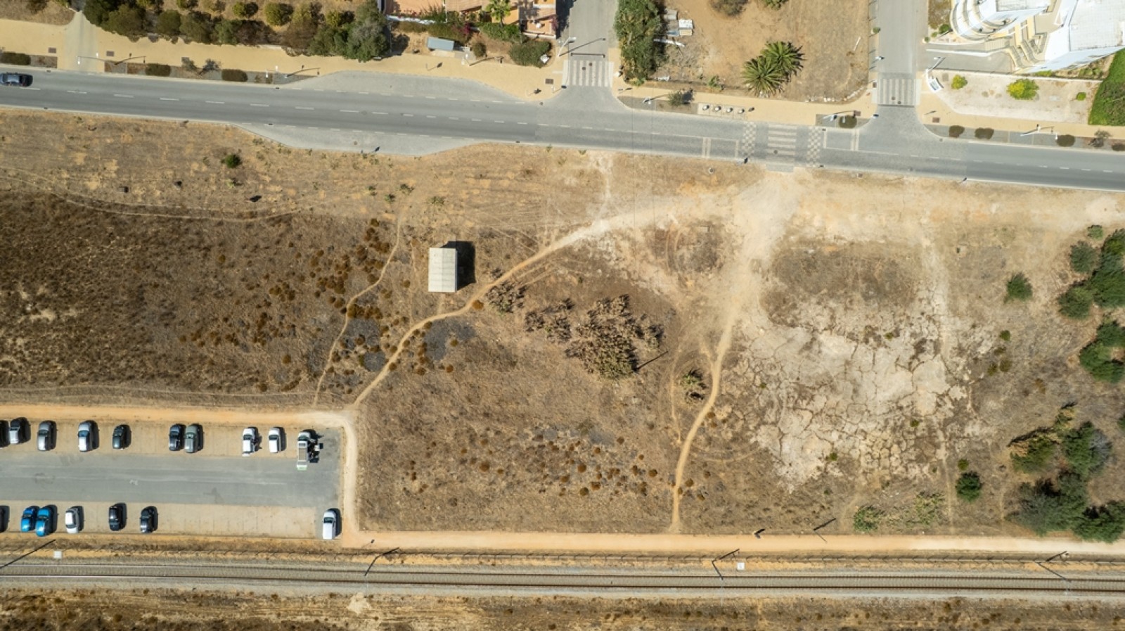 Terreno em primeira linha à venda na Meia Praia, Lagos, Algarve_393592