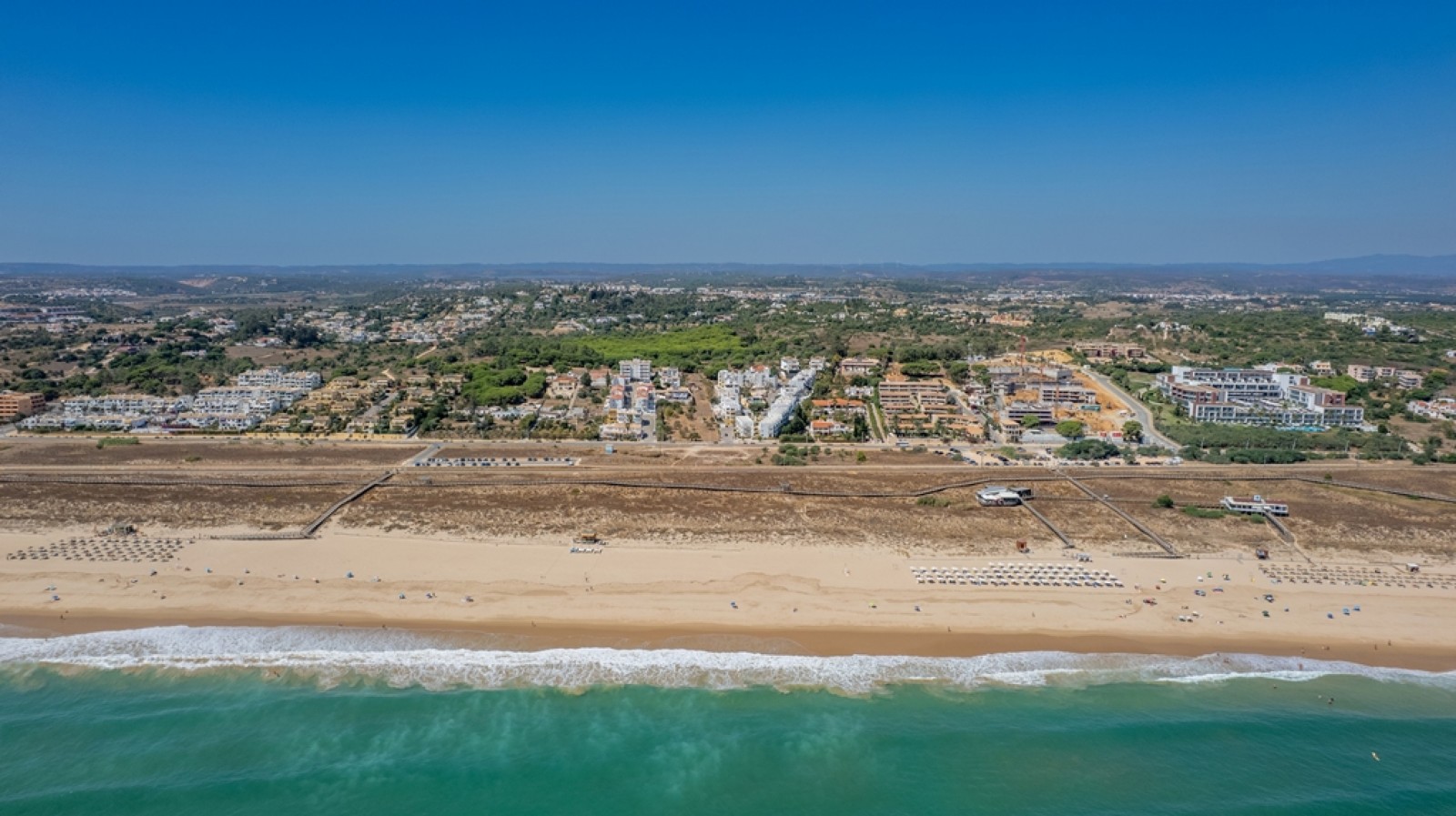 Terreno em primeira linha à venda na Meia Praia, Lagos, Algarve_393602