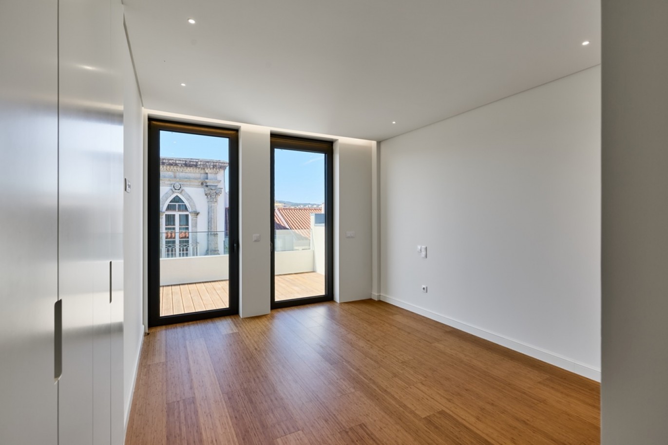 Apartamento T3 novo com varandas e terraço em Barcelos, Portugal_394406