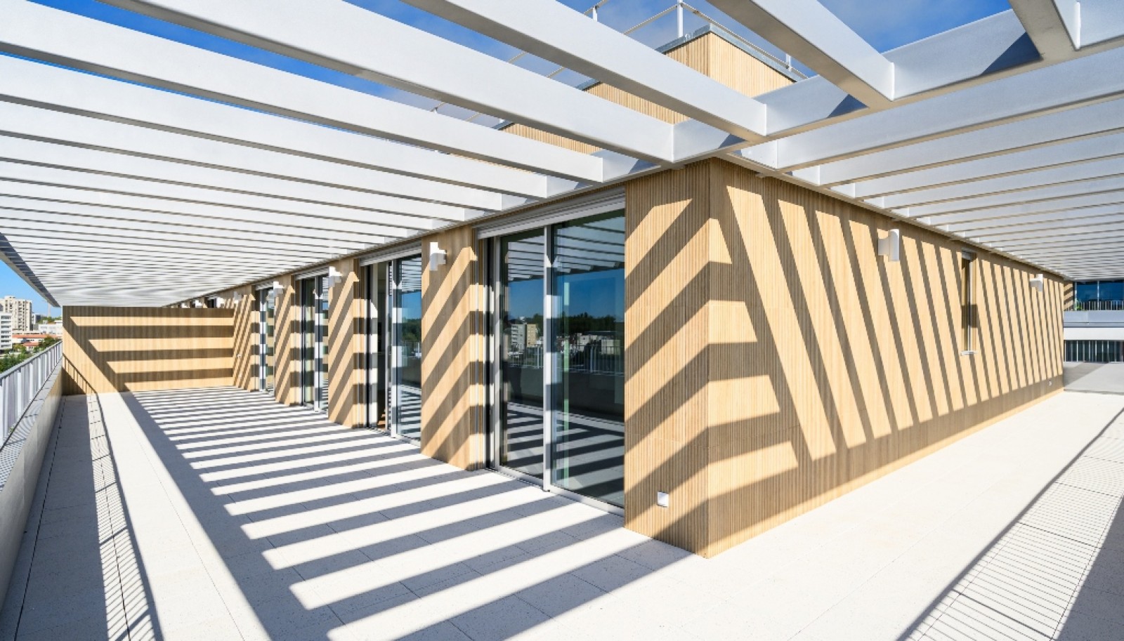 Piso de 4 habitaciones con terraza y amplias vistas en Maia, Portugal_395225