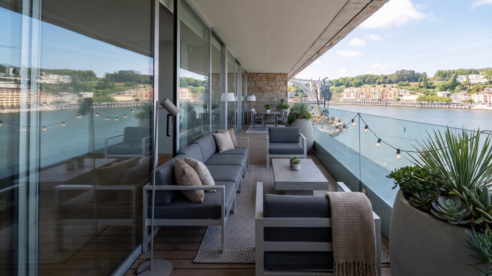 Apartamento com 4 quartos, varandas e vistas de rio em Gaia, Portugal_395682