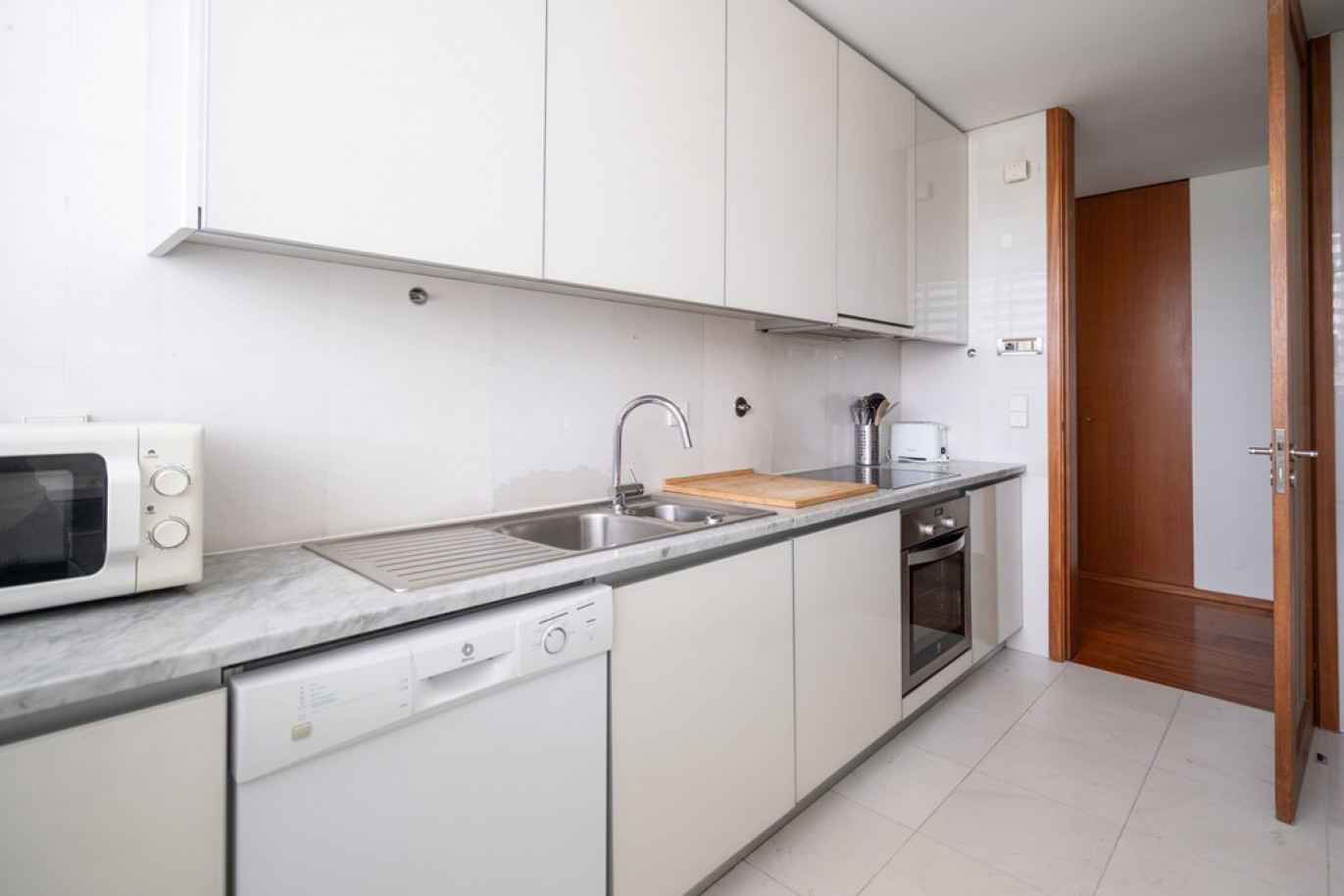 Apartamento con vistas al mar, en alquiler, en Leça da Palmeira, Porto, Portugal_395943
