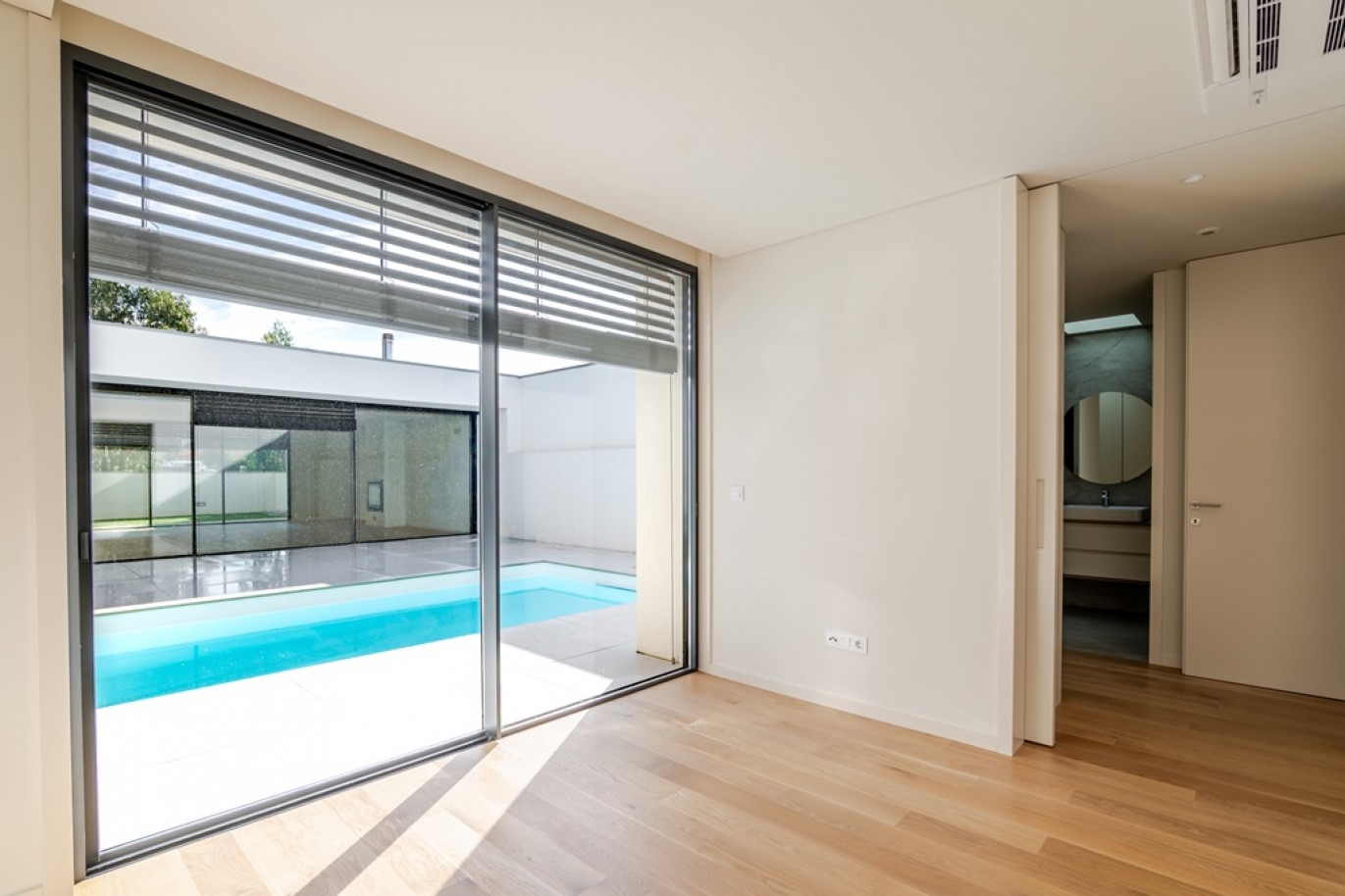 4+1 Bedroom house with a garden and pool near the beach in Gaia, Portugal_396077