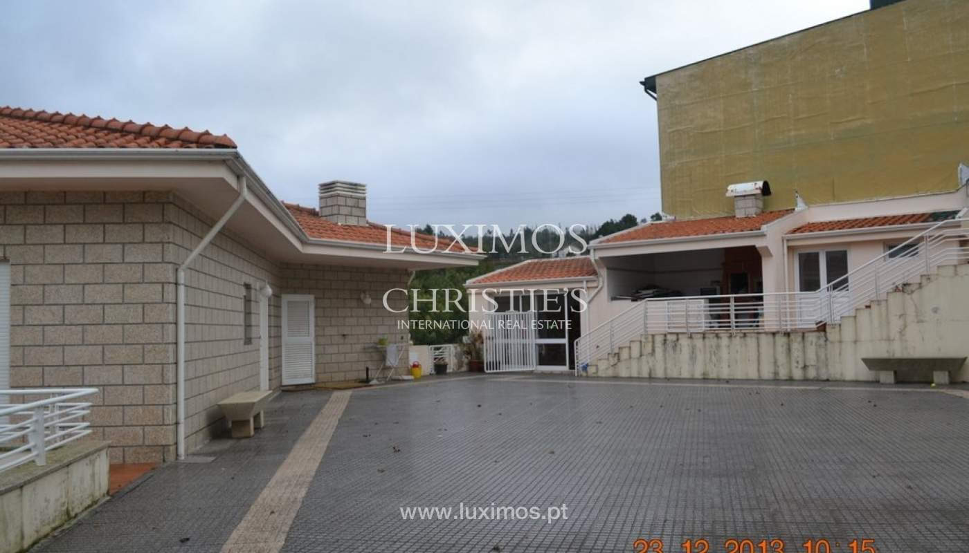 Vivienda de 4 frentes para venta, con terreno, Porto, Portugal_39610