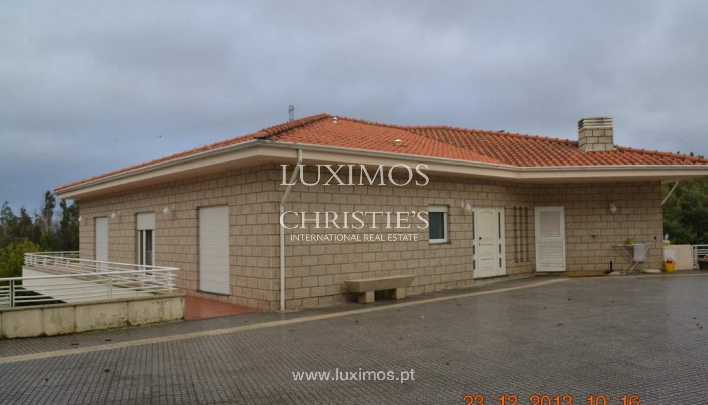 Vivienda de 4 frentes para venta, con terreno, Porto, Portugal_39611