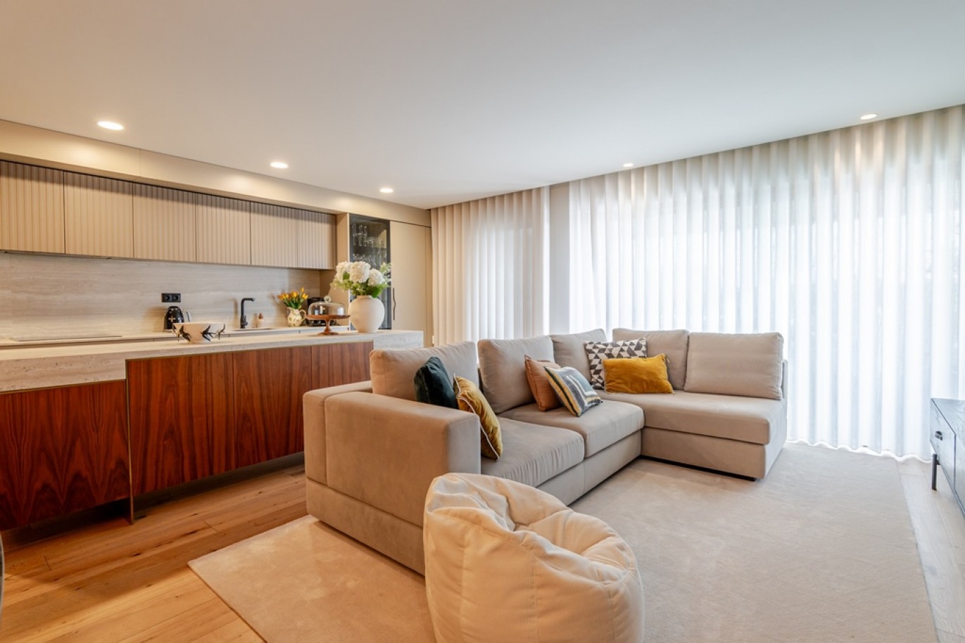 Apartamento T3+1 com varandas e vista mar em Vila Nova de Gaia_396130