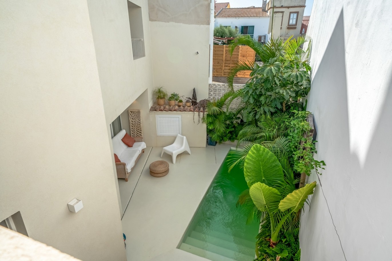 Contemporary 5-Bedroom House in Faro, Algarve, Portugal_396328