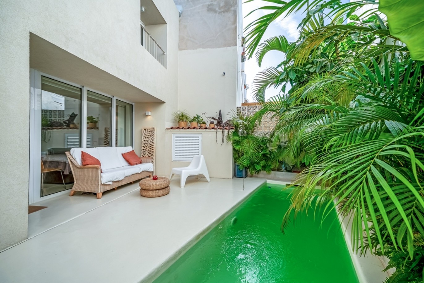 Contemporary 5-Bedroom House in Faro, Algarve, Portugal_396334