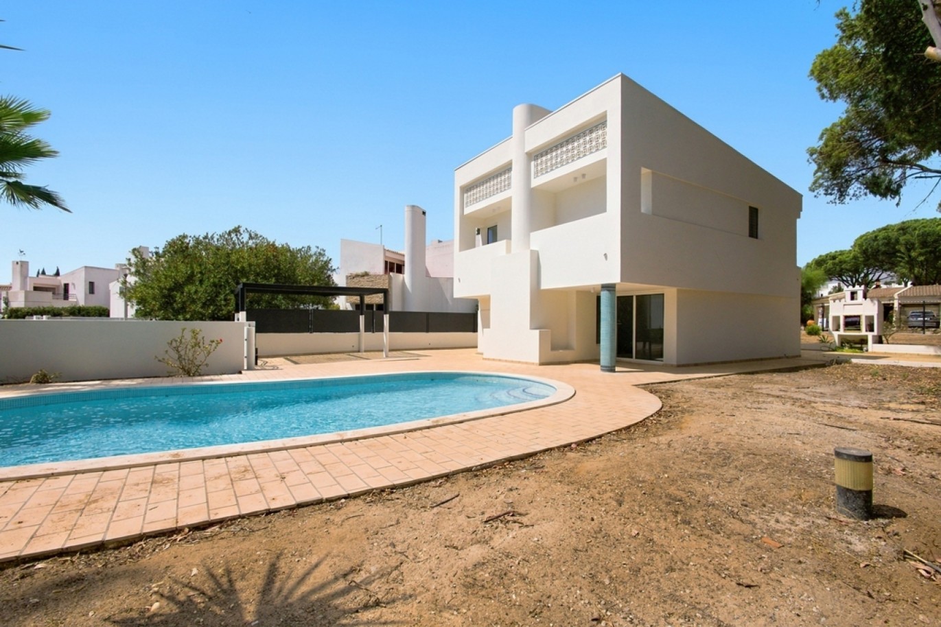 Contemporary 3-Bedroom House in Vilamoura, Algarve, Portugal_396968