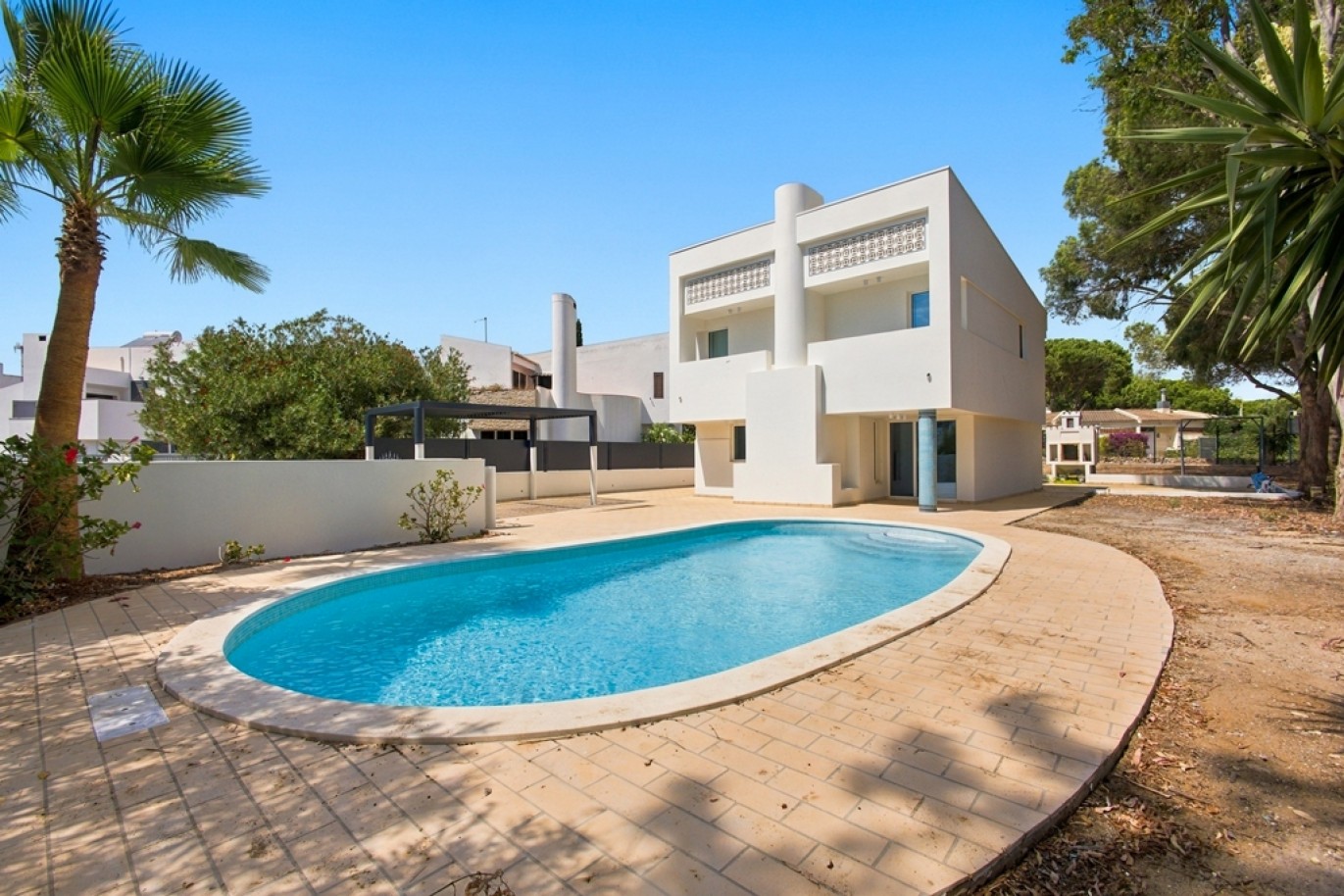 Contemporary 3-Bedroom House in Vilamoura, Algarve, Portugal_396969